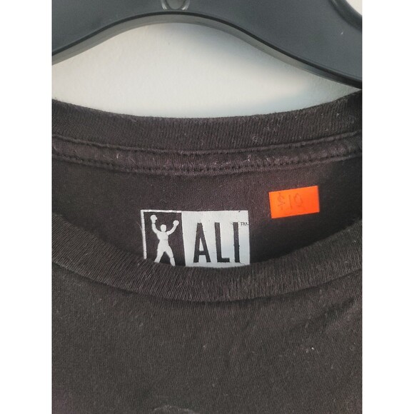 Muhammad Ali Short Sleeve Graphic T-Shirt - Picture 8 of 8